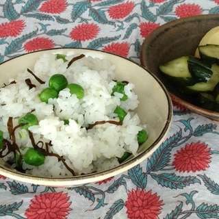 混ぜるだけ！素早く簡単グリンピースご飯。